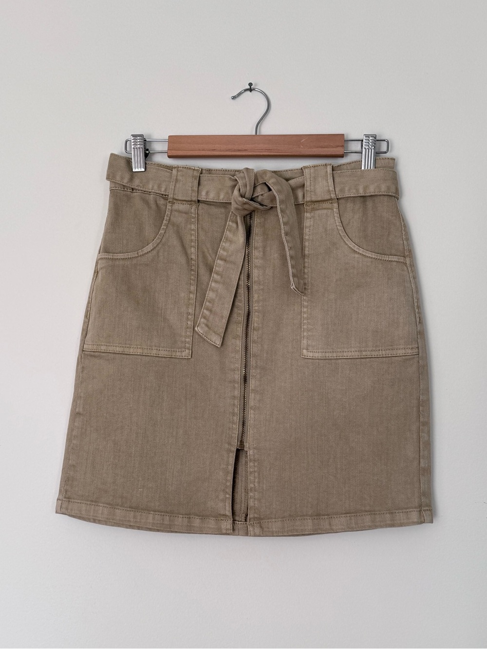 NWOT Saks Fifth Avenue Full Zip Tie-Waist Skirt 26